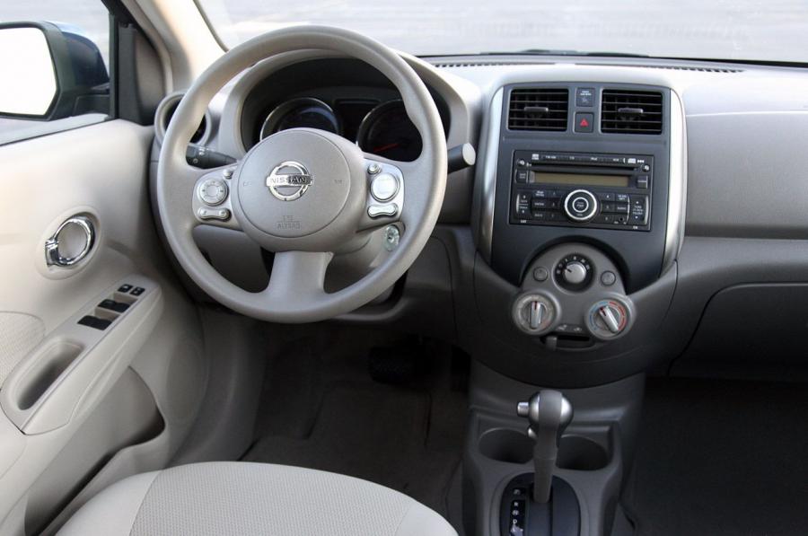 Nissan Versa 2012 года  (фото 27 из 111)